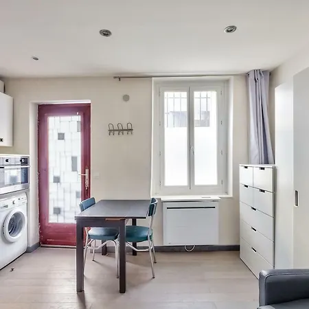 Studio In The Heart Of The 20th Arr. Apartment