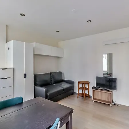 Studio In The Heart Of The 20th Arr. Paris